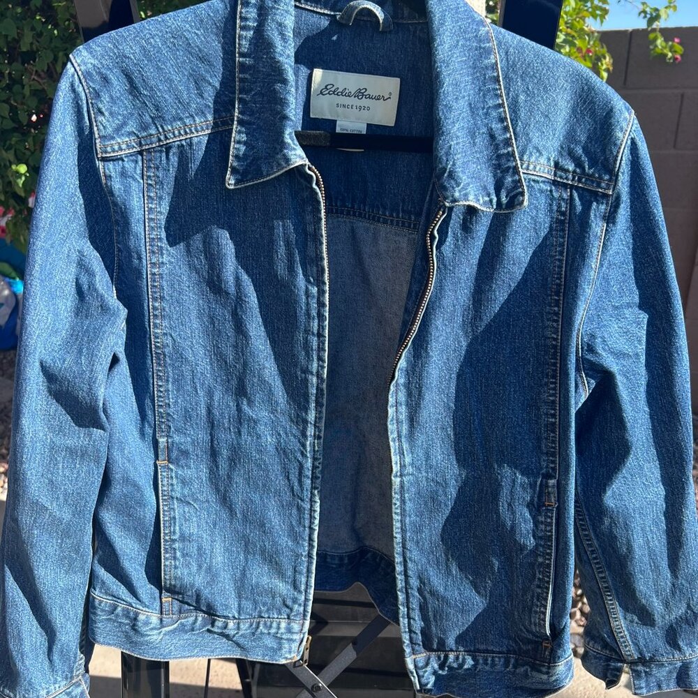 SZL Eddie Bauer Zip Front Denim Jacket. Regular length. Slit sleeve accent.